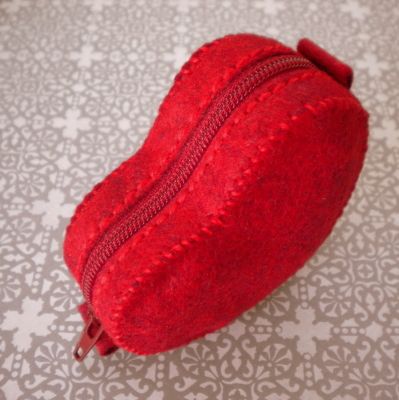 Diy Heart Bag, Heart Purse Pattern, Heart Purse Diy, Heart Bag Pattern, Heart Shaped Bag Pattern, Heart Purse, Heart Shaped Bag Diy, Heart Shaped Purse Pattern, Heart Bag Sewing Pattern