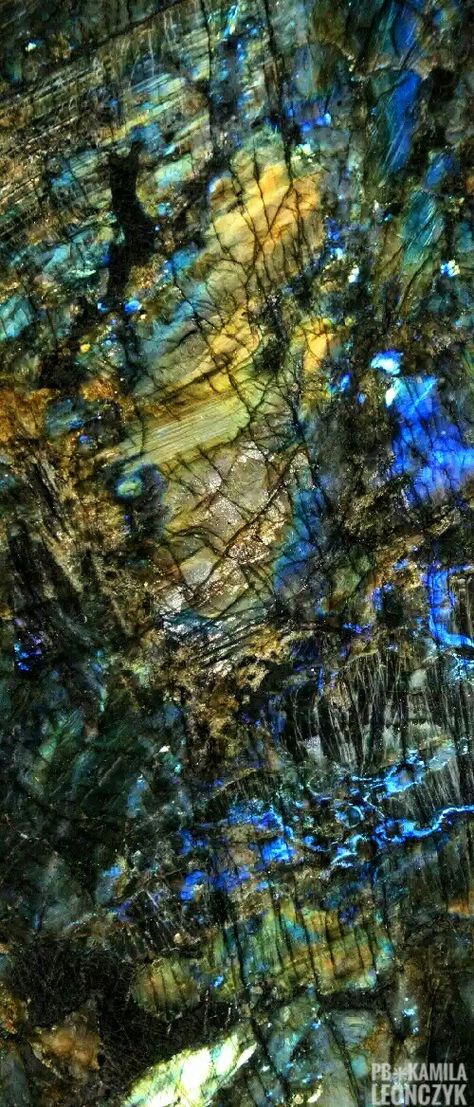 Labradorite Wallpaper, Labradorite Background, Labradorite Aesthetic, Weird Patterns, Gemstone Wallpaper, Mineral Photography, Granite Texture, Shiny Rocks, Dark Green Wallpaper