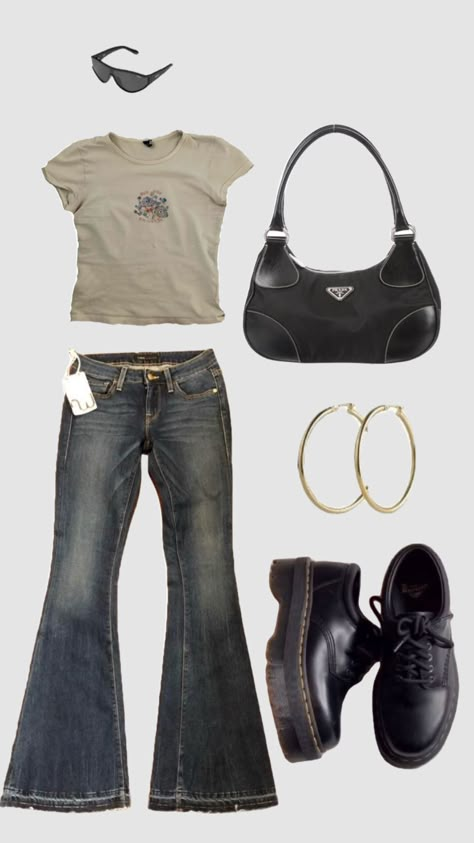 Guess Bag Outfit, Cute Outfits Y2k, Low Waist Jeans Outfit, Waist Jeans Outfit, Dr Martens Low, Low Waisted Jeans Outfit, Bag Guess, Low Waisted Jeans, Y2k Winter