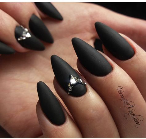 Matte Black Wedding Nails, Black Bridal Nails Wedding, Wedding Nails For Black Dress, Gothic Bridal Nails, Matte Nails With Gems, Gothic Wedding Nails For Bride, Black Nails With Crystals, Rhinestone Nails Black, Black October Nails