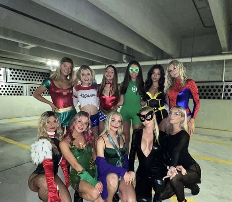 Girl Group Halloween Costumes, Superhero Halloween Costumes, Hot Hero, Joker Costume, Hot Costume, Holloween Costume, College Halloween, Halloween Costumes Friends, Halloween Costume Outfits