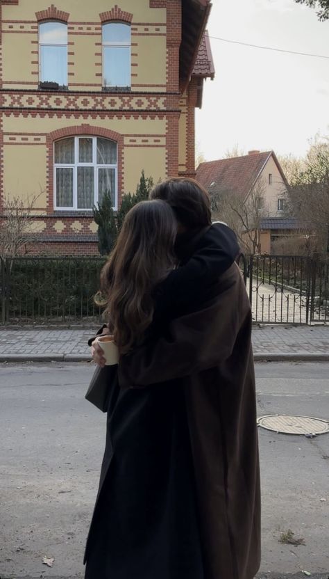 Couples With Same Height, British Couple Aesthetic, Couple House Aesthetic, Couple Same Height, Same Height Couple, Same Height Couples, Ava Core Aesthetic, The Perfect Couple, Hugging Couple