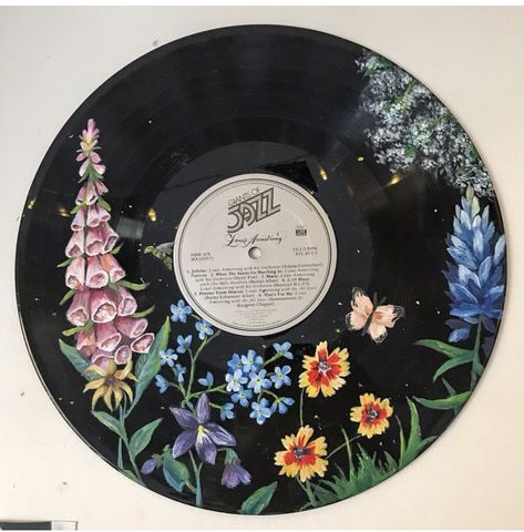 Vinyl Record Painting Ideas, Record Painting Ideas, Vinyl Record Painting, Vinyl Painting, Vinyl Record Art Ideas, Painted Records, Vinyl Paintings, Painting Instagram, Painted Vinyl Records