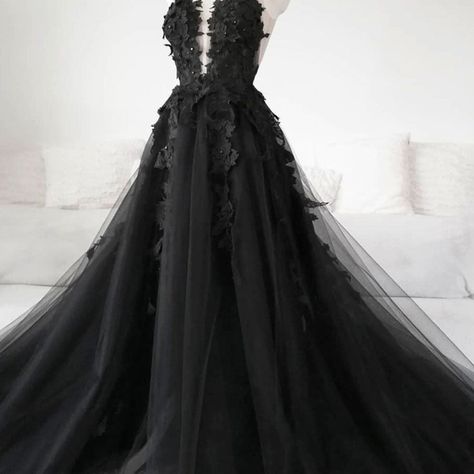 https://www.trustlindadresses.com/product/black-tulle-lace-floor-length-long-ball-gown-with-diamond-embellishment-black-evening-own $139.00 Black Tulle Lace Floor-length Long Ball Gown With Diamond Embellishment Black Evening own Purple Formal Dress, Black Lace Formal Dress, Black Lace Evening Dress, Black Lace Prom Dress, Purple Evening Dress, Prom Dresses Black, V Neck Prom Dresses, Prom Ball Gown, Lace Formal Dress