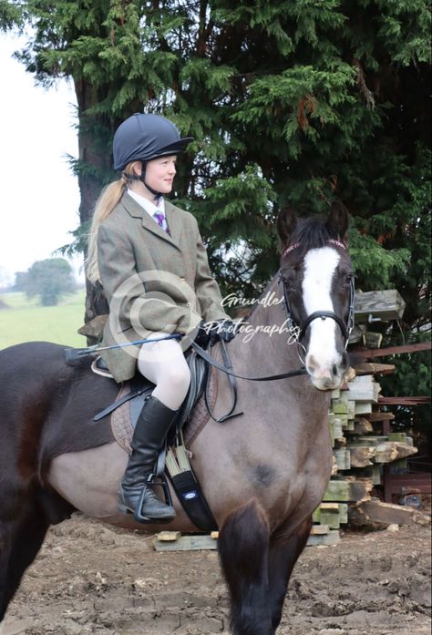 Savannah Phillips took part in the Beaufort Hunt in Cherington on February 13, 2023 Savannah Philips, Savannah Phillips, Peter Phillips, February 13, British Royals, Savannah, Savannah Chat, Royal Family