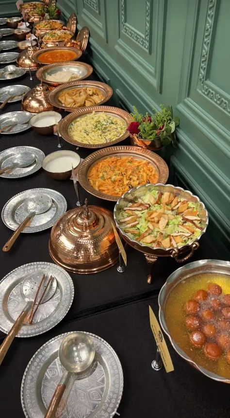 Desi Food Buffet, Indian Food Wedding Buffet, Engagement Food Ideas Indian, Indian Food Wedding Ideas, Indian Food At Wedding, Asian Wedding Buffet, Punjabi Wedding Food, Indian Food Buffet Table, Indian Wedding Buffet Decor