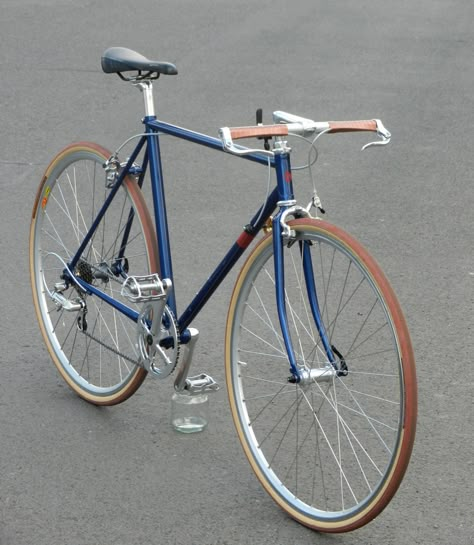 Bici Retro, Bike Restoration, Blue Bike, Classic Road Bike, Road Bike Vintage, Support Velo, Triathlon Bike, Velo Vintage, Retro Bicycle