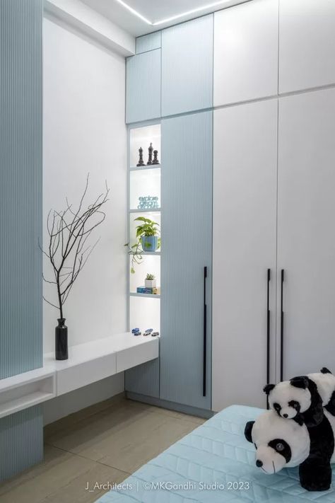 Ideas Armario, Modern Wardrobe Design, Modern Bedroom Wardrobe, Bedroom Wardrobe Ideas, Wardrobe Laminate Design, Wooden Wardrobe Design, Wardrobe Design Modern, Almirah Designs, Bedroom Wardrobe Design