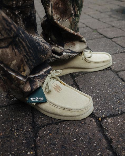 The Clarks Originals x BSTN Wallabee is built on a fan-favorite color combination, set apart by elaborate details including a triple diamond shape on the shoes’ vamp, co-branded sockliners, and an additional woven label. Shop now instore in London and online on www.bstn.com! #bstnstore #ClarksOriginals #Wallabee Clark Wallabees, Clarks Wallabee, Clarks Wallabees, Set Apart, Cool Shoes, Clarks Originals, Stylish Sneakers, Diamond Shape, This Moment