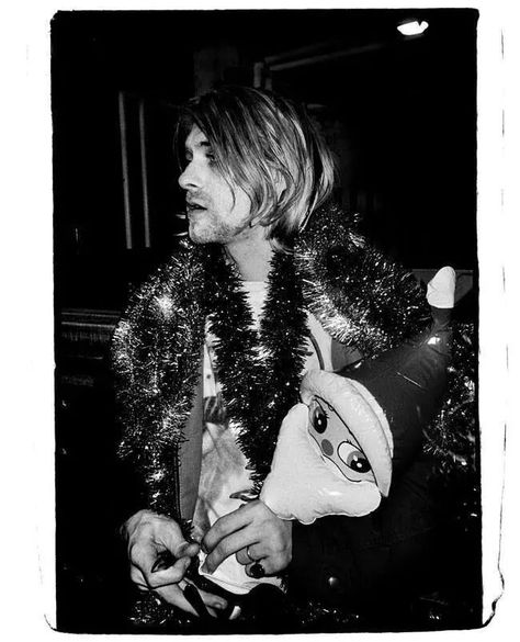 KURT Kurt Cobain Christmas, Kurt Cobain Photos, Kurt And Courtney, Donald Cobain, Krist Novoselić, Nirvana Kurt Cobain, Nirvana Kurt, Grunge Band, Courtney Love