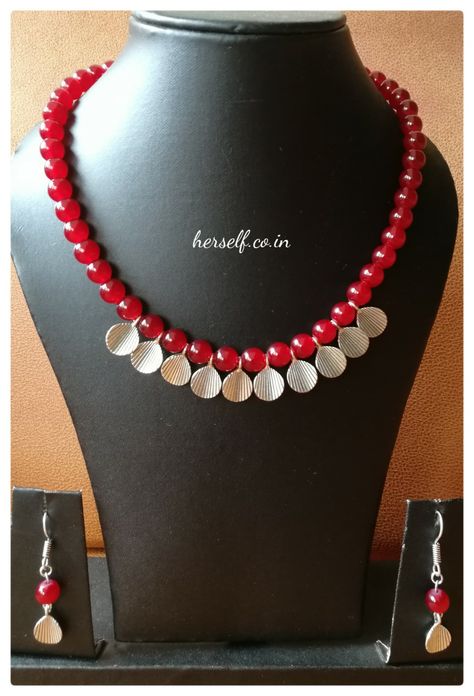 Big Beads Necklace, Red Beads Necklace, Gold Jewellery India, Big Pendant Necklace, Big Pendant, Fabric Jewellery, Red Beaded Necklaces, German Silver Jewelry, Terracotta Jewellery