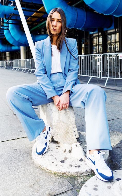 Here's Why Every Influencer Owns This Classic Trainer Style Nike Air Max Women Outfit, Air Max Outfit Women, Nike Gif, Nike Air Max Outfit, Air Max Outfit, Double Denim Looks, Air Max Nike, Monochrome Fashion, Nike Air Max For Women