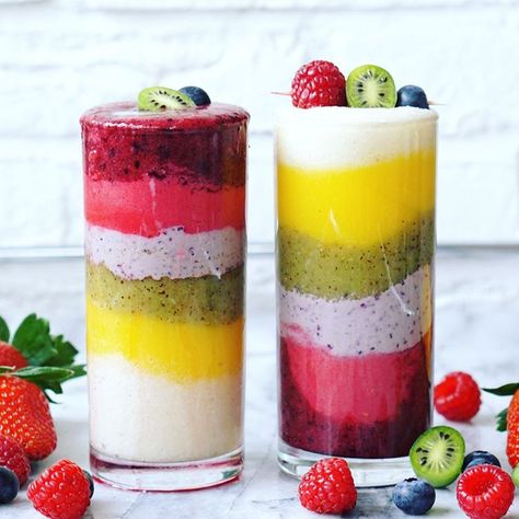 Rainbow Smoothie, Sushi Fillings, Top Healthy Foods, Smoothie Prep, Rainbow Food, Pineapple Smoothie, Fit Food, Colorful Salads, Smoothie Bowls