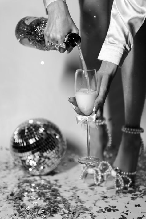 Aesthetic Disco Ball, Heels Poses, New Years Photoshoot, Aesthetic New Years, Disco Ball Aesthetic, New Years Aesthetic, Champagne Aesthetic, New Years Decor, Photoshoot Ideas Creative