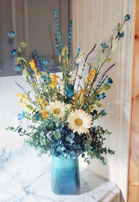 Turquoise Vase Flower Arrangement Flower Arrangements Ideas, Backyard Engagement Parties, Most Beautiful Flower, Turquoise Vase, Welcoming Home, Vintage Containers, Flower Vase Arrangements, Vase Flower, Turquoise Flowers