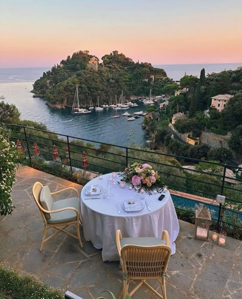 Belmond Hotels, Italy Aesthetic, Dream Travel Destinations, Dream Lifestyle, European Summer, Positano, Pretty Places, Travel Inspo, Travel Aesthetic