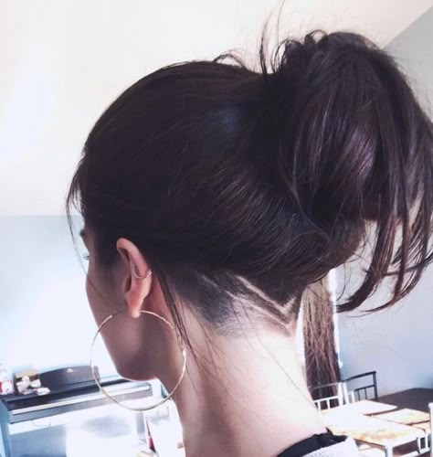 Undercut Curly Hair, Undercut Hair Designs, Undercut Hairstyles Women, Undercut Designs, Undercut Long Hair, Shaved Hair Designs, Hair Tattoos, Penteado Cabelo Curto, Undercut Hairstyles