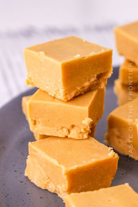 You'll love how easy it is to make this Microwave Peanut Butter Fudge for the holidays. Everyone loves it - simple, quick, and delicious! Microwave Peanut Butter Fudge, Home Decor Photography, Pumpkin Fudge, Peanut Butter Fudge Recipe, Peanut Butter Fudge Easy, Microwave Fudge, Classic Peanut Butter Cookies, Peanut Butter Cupcakes, Bake Goods