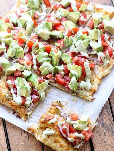 5 Avocado Pizza, Healthy Pizza Recipes, Cooking Light Recipes, Healthy Pizza, Healthy Diet Recipes, Avocado Recipes, Homemade Pizza, Pizza Recipes, Clean Eating Snacks