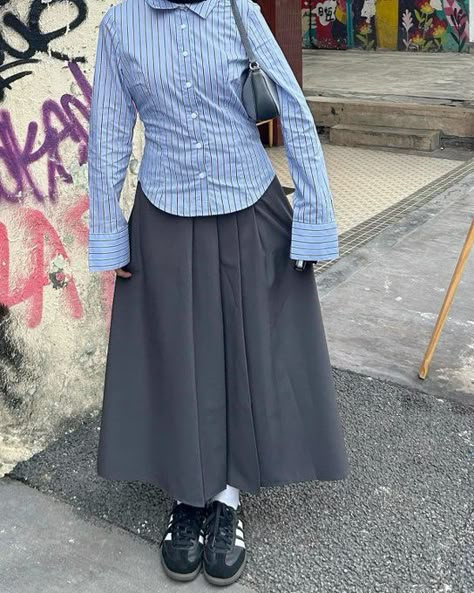 ☆ on X: "blue shirt fits https://t.co/v93dNM7l0z" / X Modest Streetwear, Modest Girly Outfits, Modesty Outfits, Cute Modest Outfits, Hijabi Fashion Casual, Stylish Work Attire, Hijabi Outfits Casual, Hijab Fashion Inspiration, Layering Outfits