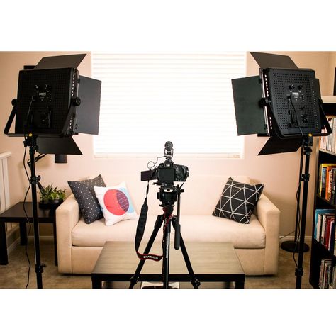 Couch Podcast Setup, Video Set Up, Filming Set Up, Youtube Studio Ideas Decor, Youtube Setup Ideas Background, Youtube Filming Room, Home Youtube Studio, Filming Room, Filming Studio