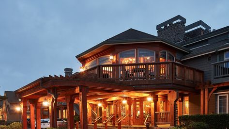 River Rock Fireplaces, Beach Location, Cannon Beach Oregon, Country Inn, Cannon Beach, Best Resorts, Travel List, Beach Hotels, Oregon Coast