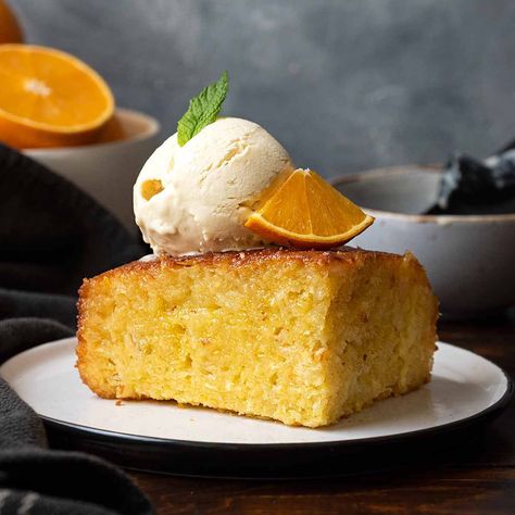 This traditional recipe for Portokalopita - Greek orange cake with phyllo and yogurt is super moist, thanks to a fragrant syrup. Greek Orange Honey Cake, Orange Honey Cake, Portokalopita Recipe, Greek Orange Cake, Orange Syrup Cake, Kataifi Pastry, Greek Cake, Italian Almond Cookies, Syrup Cake