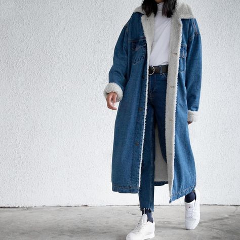 Denim On Denim Looks, Denim Texture, Jean Jacket Outfits, Oak And Fort, Denim Trends, Sherpa Lined, Denim Coat, Affordable Clothes, Street Chic