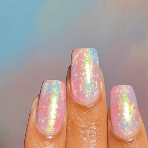 Opal Nails Square, Pearl Shimmer Nails, Opal Nail Art, Shell Thread Nails, Oyster Shell Nails, 30th Nails, Mother Of Pearl Nails, Oyster Nails, Pearly Makeup