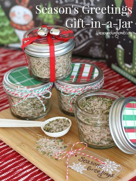 Homemade Food Gifts, Neighbor Christmas Gifts, Mini Mason Jars, Gift Jar, Mason Jar Meals, Christmas Food Gifts, Homemade Spices, Homemade Seasonings, Homemade Holiday