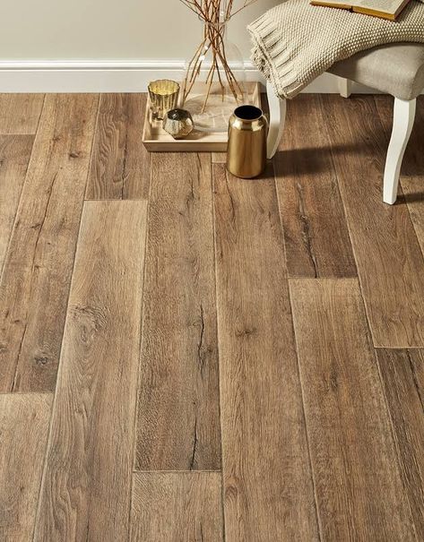 Oak Vinyl Flooring, Best Wood Flooring, Hardwood Floor Colors, Karndean Flooring, Lvp Flooring, Barn Renovation, Cottage Living Rooms, Cosy Living, Traditional Homes