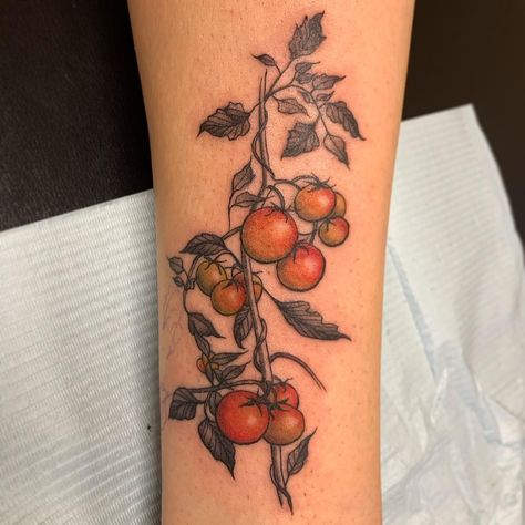 Tomato Tattoo, Organic Tattoo, Food Tattoos, Tattoos Unique, Get A Tattoo, Unique Tattoos, Best Food, New Tattoos, Body Art Tattoos