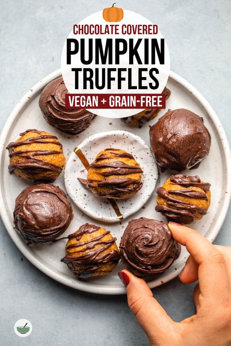 These Healthy Pumpkin Truffles are creamy, fluffy, and packed with fall flavor! Made with only 6 ingredients and naturally gluten, grain, and sugar-free. #pumpkin #pumpkintruffles #grainfree #sugarfree #healthy #plantbased | frommybowl.com Pumpkin Truffles, Healthy Vegan Dessert, Thanksgiving Vegan, Vegan Chocolate Recipes, Cheesecake Vegan, Vegan Halloween, Vegan Snack Recipes, Leftover Pumpkin, Pie Cupcakes