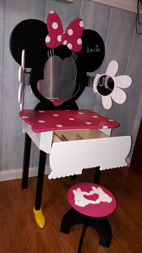 Cinderella Birthday Party Decorations, Funny Furniture, Mickey Mouse House, Disney Room Decor, Disney Furniture, Diy Kids Furniture, Wood Art Design, Cinderella Birthday, Disney Kitchen