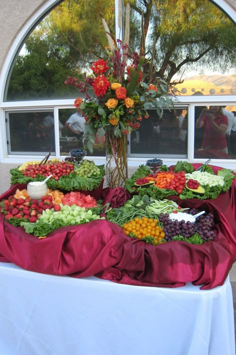 Bunting Buzz: Stacie's Reception Fruit Platter Ideas Wedding, Wedding Reception Food Tables, Buffet Table Wedding Receptions, Fruit Tables, Fruit Kabob, Veggie Display, Wedding Buffet Table, Fruit Buffet, Food Display Table