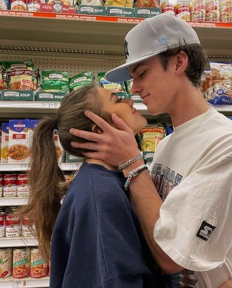 Teenage Love, Shotting Photo, 사진 촬영 포즈, Couple Goals Teenagers, Couples Vibe, Cute Relationship Photos, Cute Couples Photos, Relationship Goals Pictures, Photo Couple