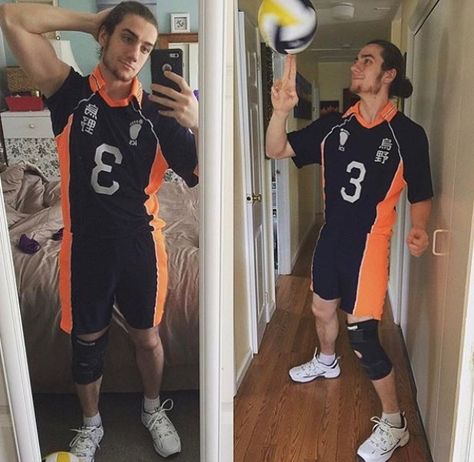 Best asahi cosplay I've ever seen Asahi Azumane, Haikyuu Cosplay, Awesome Cosplay, Haikyuu Karasuno, Epic Cosplay, Haikyuu 3, Kageyama Tobio, Cosplay Tips, Human Poses Reference