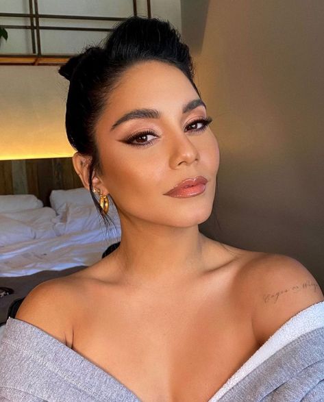 Vanessa Hudgens Makeup, Bride Makeup Brown Eyes, Seductive Makeup, Bombshell Makeup, Wedding Guest Makeup, Glam Wedding Makeup, Wedding Makeup For Brown Eyes, Brunette Makeup, Bridesmaid Hair Makeup