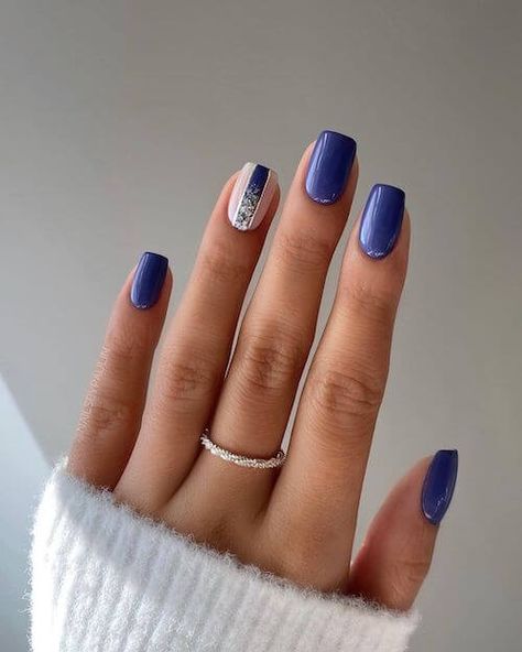 Looking for trendy winter blue nail designs? Check this post for the chicest 50+ blue winter nails, including navy blue winter nails, icy blue winter nails, baby blue winter nails, and more to copy directly. Classy Nail Art Ideas, Unghie Sfumate, Holiday Nails Christmas, Ballet Nails, Milky Nails, Short Gel Nails, October Nails, Winter Nails Acrylic, Nail Colors Winter