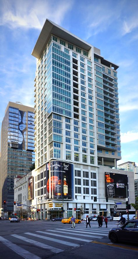 Penthouse Outside Look, Penthouse Outside, Condos Luxury Apartments, Luxury Apartments Exterior, High Rise Apartment, San Francisco Downtown, Apartments Exterior, Soaking Tubs, Window Designs