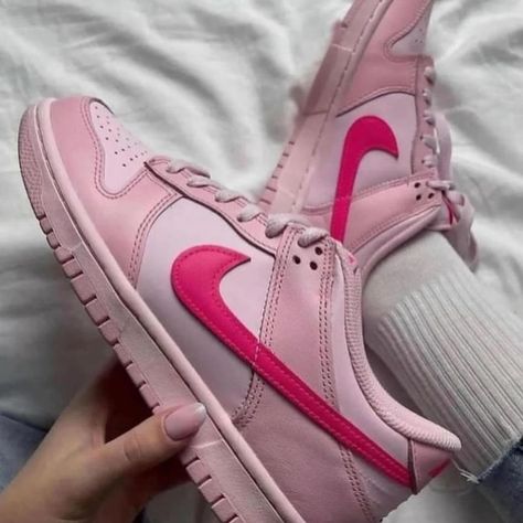 Triple pink dunks 💓 Shop at soleheaven.co.uk 👟 Credit🎥 : (all rights reserved to original owner) _____________________________________________ .⁣ .⁣ .⁣ . #nikedunk #nikeuk #sneakers #airjordan #londonfashion #sneakersforsale Nike Dunk Low Triple Pink, Pink Dunks, Pretty Shoes Sneakers, Shoe Wishlist, Nike Sneakers Women, Casual Sneakers Women, Nike Dunk Low, Pretty Shoes, Dunk Low