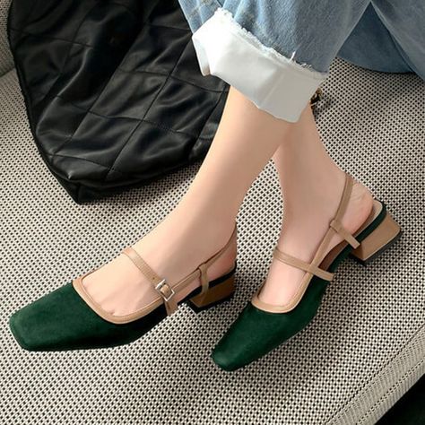 Block heel shoes