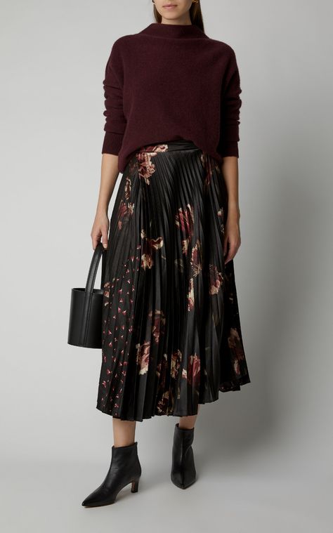 Floral Pleated Skirt Outfit, Pleated Skirt Outfit Winter, Printed Midi Skirt Outfit, Skirt Outfit Winter, Fall Chic Outfits, Floral Skirt Outfits, Pleated Skirt Outfit, Skirt Winter, Atp Atelier