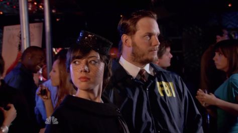 Janet Snakehole and Bert Macklin Janet Snakehole, Andy And April, Burt Macklin, Parks And Recs, Andy Dwyer, April Ludgate, Funny Couple Halloween Costumes, Couples Cosplay, Friends Episodes