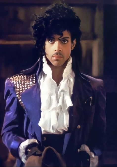 Prince Purple Rain Movie, Purple Rain Movie, Prince Purple, Prince And The Revolution, Prince Musician, Prince Images, The Artist Prince, Photos Of Prince, Rip Prince