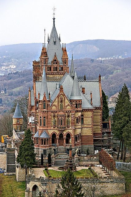 #Beauty. German Castle:::> drachenburg Bonn #Travel Drachenburg Castle, Dragon Castle, Bonn Germany, Old Castle, Castle Aesthetic, European Castles, Germany Castles, Castle House, Chateau France