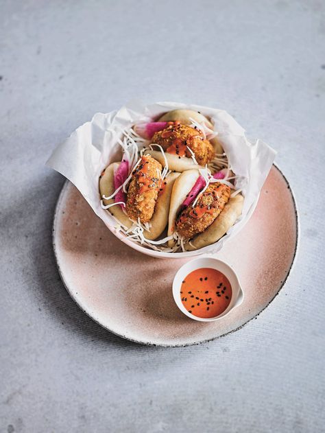 Chilli Mayo, Fakeaway Recipes, Bao Buns, Asian Kitchen, Cocktail Desserts, Bun Recipe, Food Garnishes, Cooking Inspiration, Guilty Pleasure