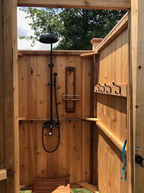 Beach House Outdoor Shower Ideas, Outdoor Shower Ideas Backyards, Outdoor Shower Inspiration, Outdoor Shower Ideas, Outdoor Shower Beach, Outdoor Shower Kits, Beach House Outdoor, Kohler Shower, Outside Showers