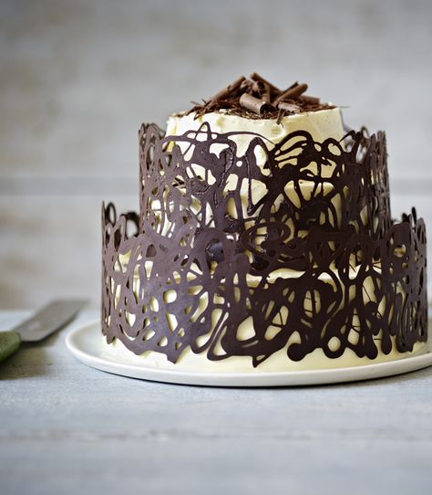 Mary Berry's very own showstopper chocolate fudge cake British Bake Off Recipes, Bake Off Recipes, Showstopper Cakes, Mary Berry Recipe, Chocolate Fudge Cake, British Bake Off, Birthday Cake Chocolate, British Baking, Berries Recipes