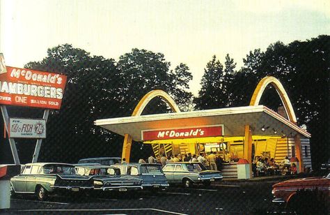 McDonalds, 1960s  My older brother got his first job at a McDonald's that looked just like this one - eventually became a manager there Mcdonald's Aesthetic, Vintage Fast Food, Googie Architecture, Mcdonald's Restaurant, Vintage Diner, Fast Food Restaurants, Colorful Things, Vintage Restaurant, Roadside Attractions